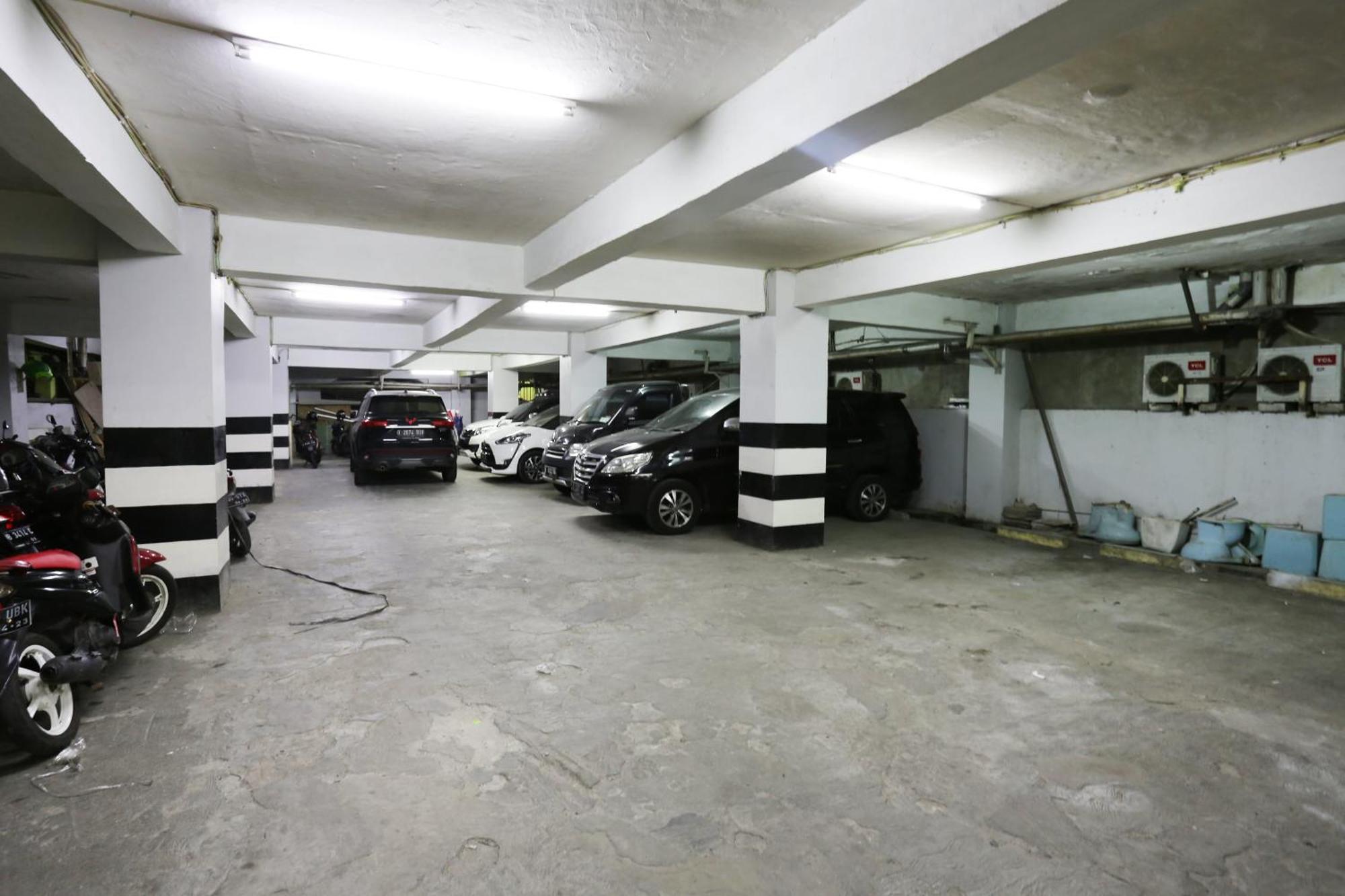 Oyo 3865 Wisma Niaga Jakarta Buitenkant foto